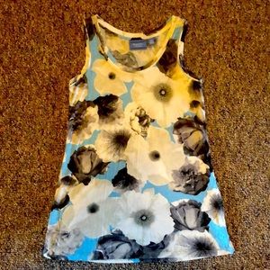 Simply Vera Wang XS floral print, dressy sleeveless tank top gently worn‎
